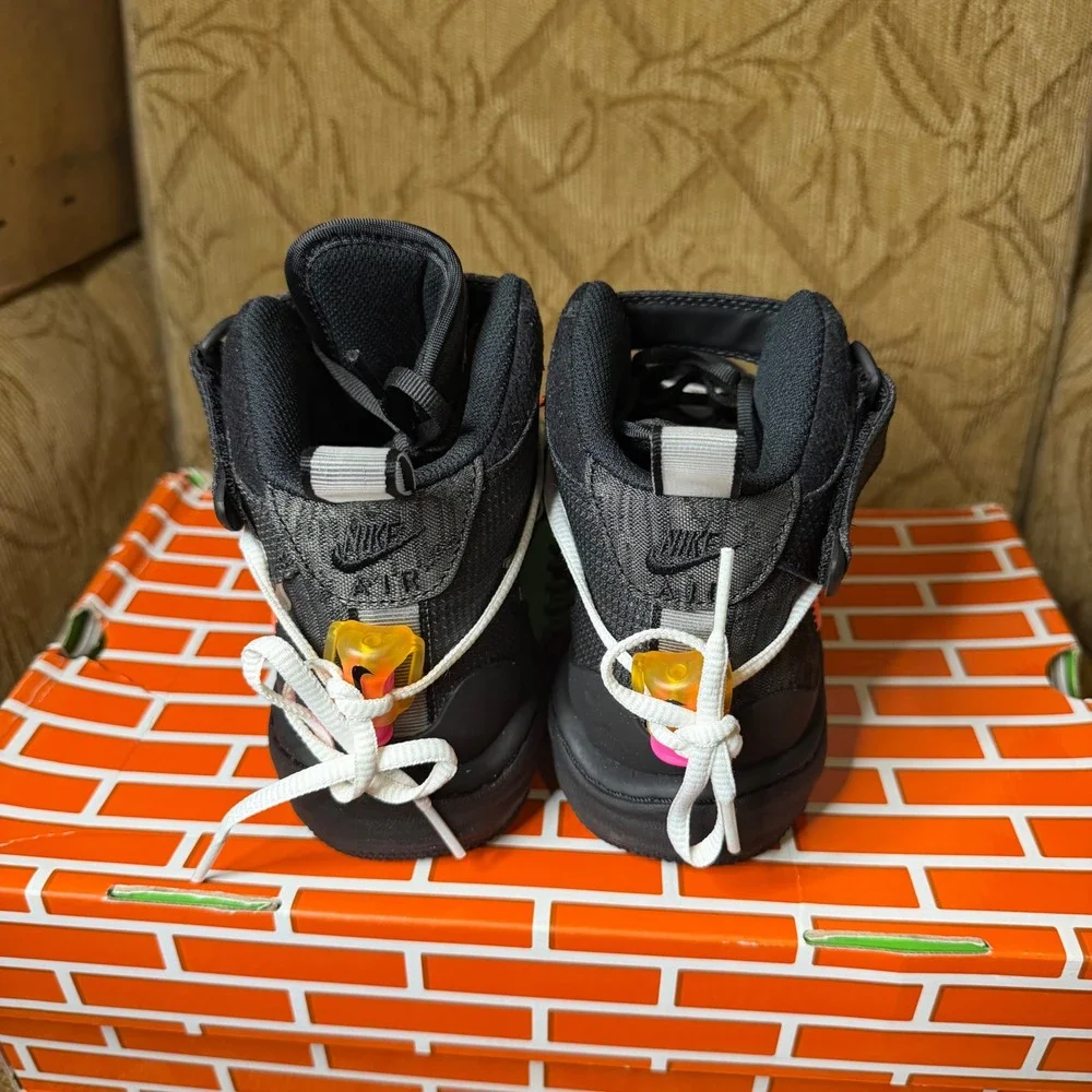 Nike description off